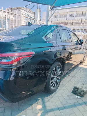 Toyota Crown 2018 Black