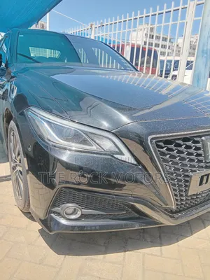 Toyota Crown 2018 Black