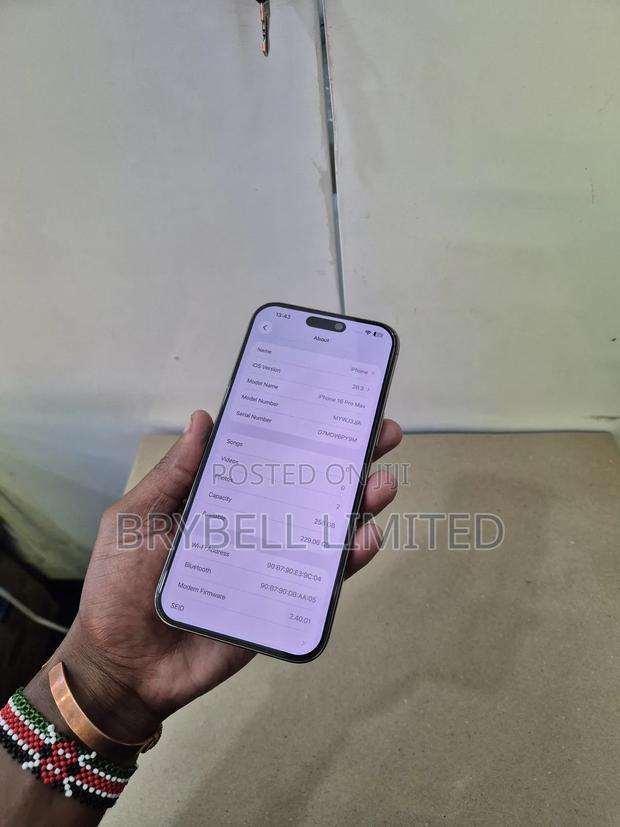 Apple iPhone 16 Pro Max 256 GB Gold - thumbnail 5