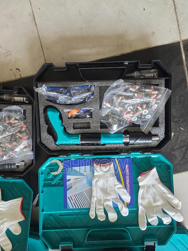 Concrete Nailgun With 100pcs Nails Gloves Goggles