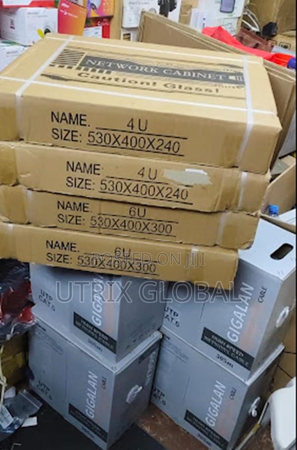 4u Lockable Network Data Cabinet 530×400×240 - main view