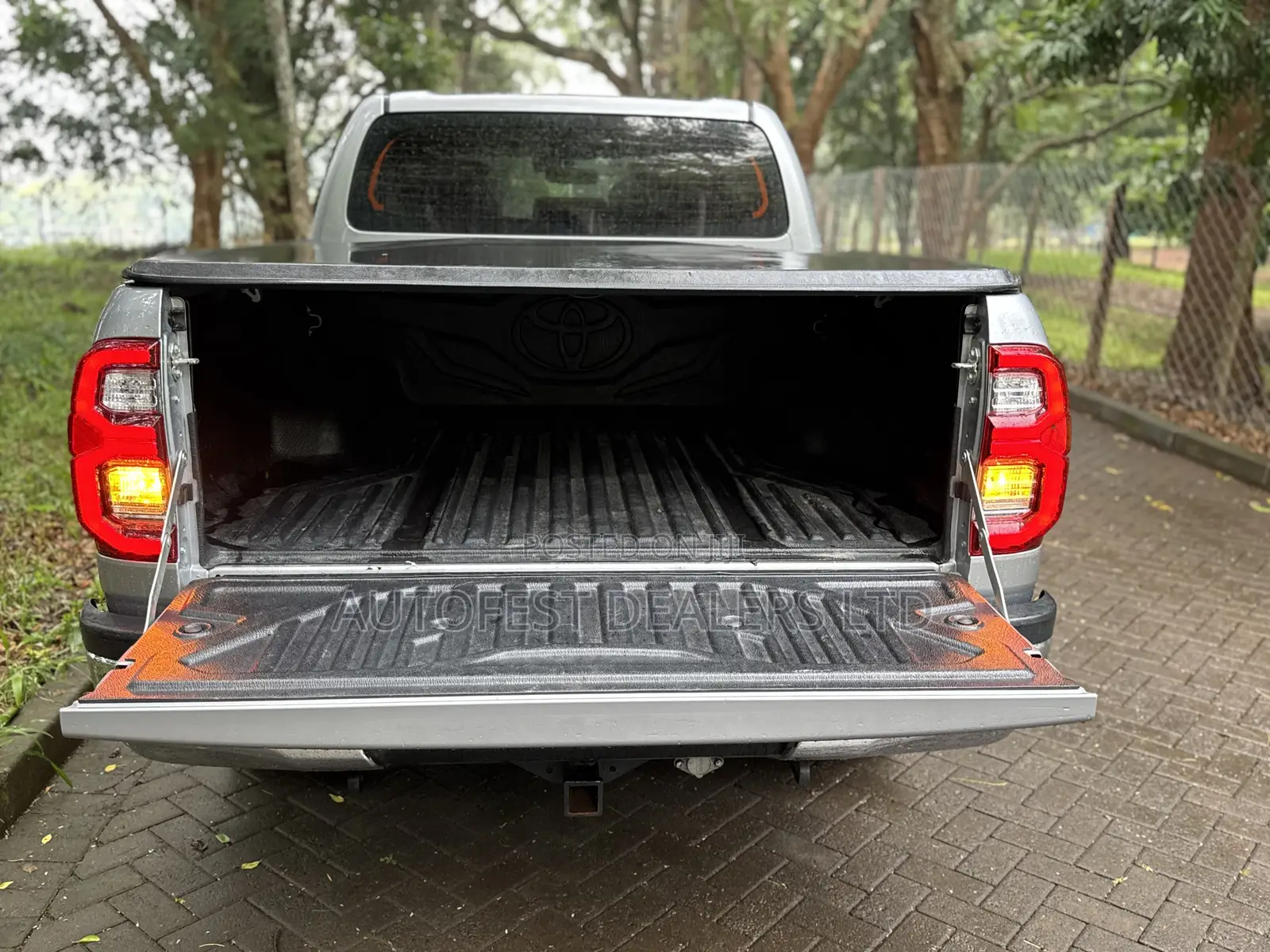 Toyota Hilux Revo Double Cab Deisel 2.4 AWD 2021 Silver