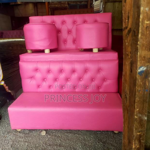Manicure and Pedicure Couch - thumbnail 2