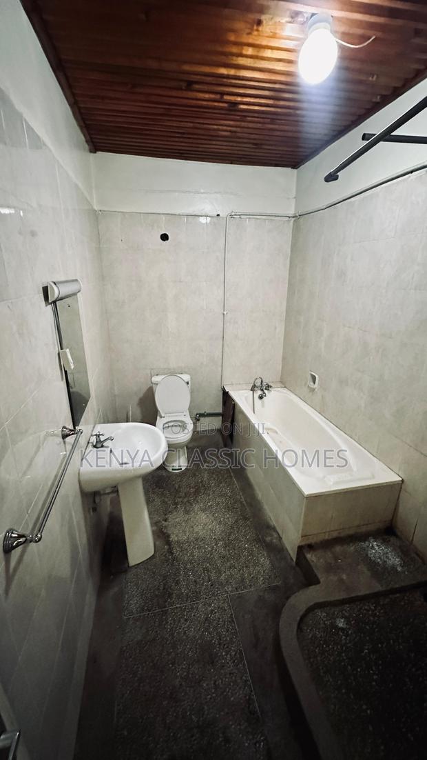 5bdrm Apartment in Kilimani for rent