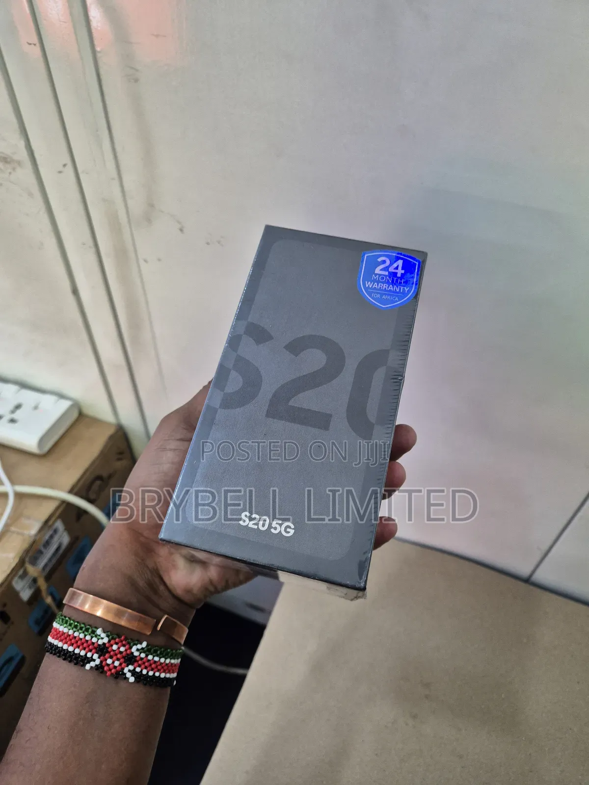 New Samsung Galaxy S20 128 GB Blue