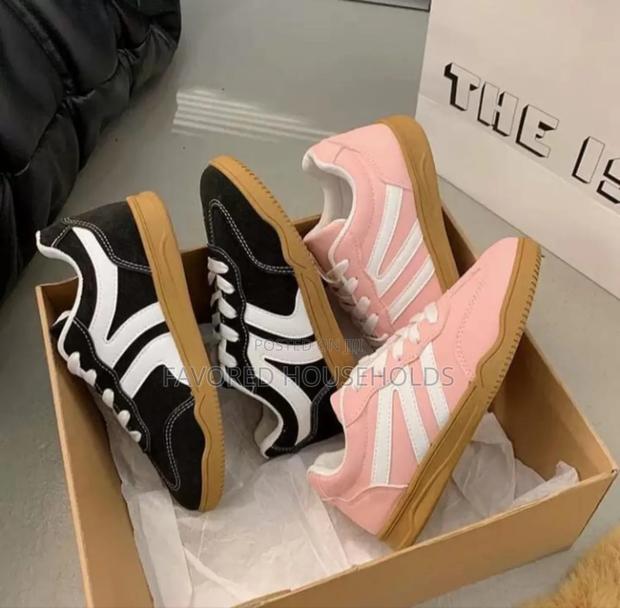 New Ladies Sneakers - thumbnail 3