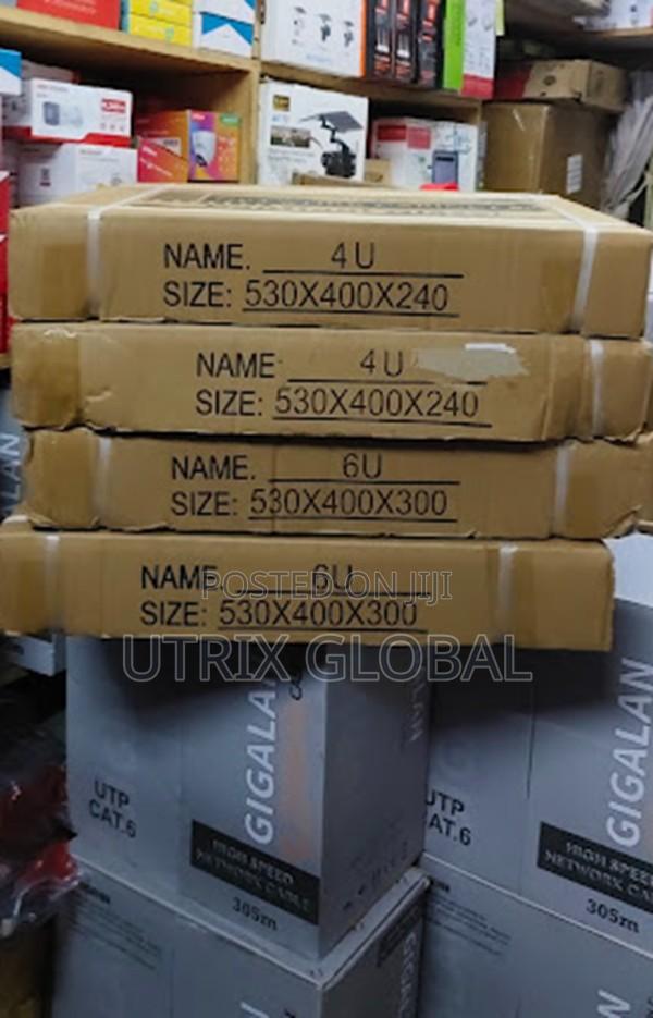 4u Network Data Cabinet 530×400×240 Wall Mount - main view