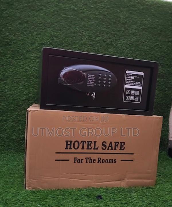 9kgs Digital Safe Strong Steel Construction - main view