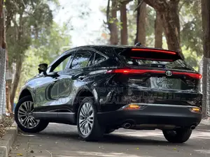 Toyota Harrier 2.0 2020 Black