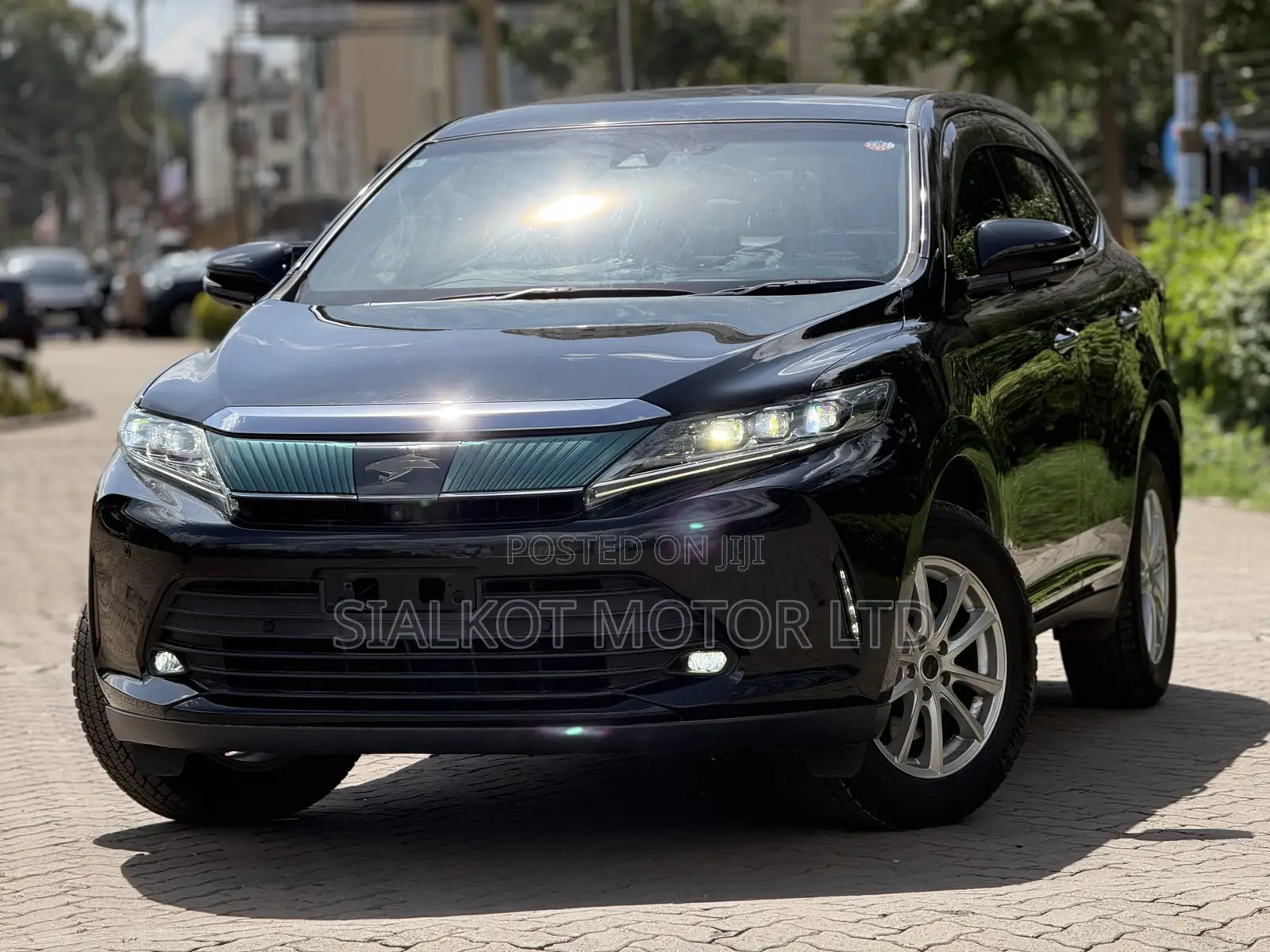 Toyota Harrier 2.0 2019 Black
