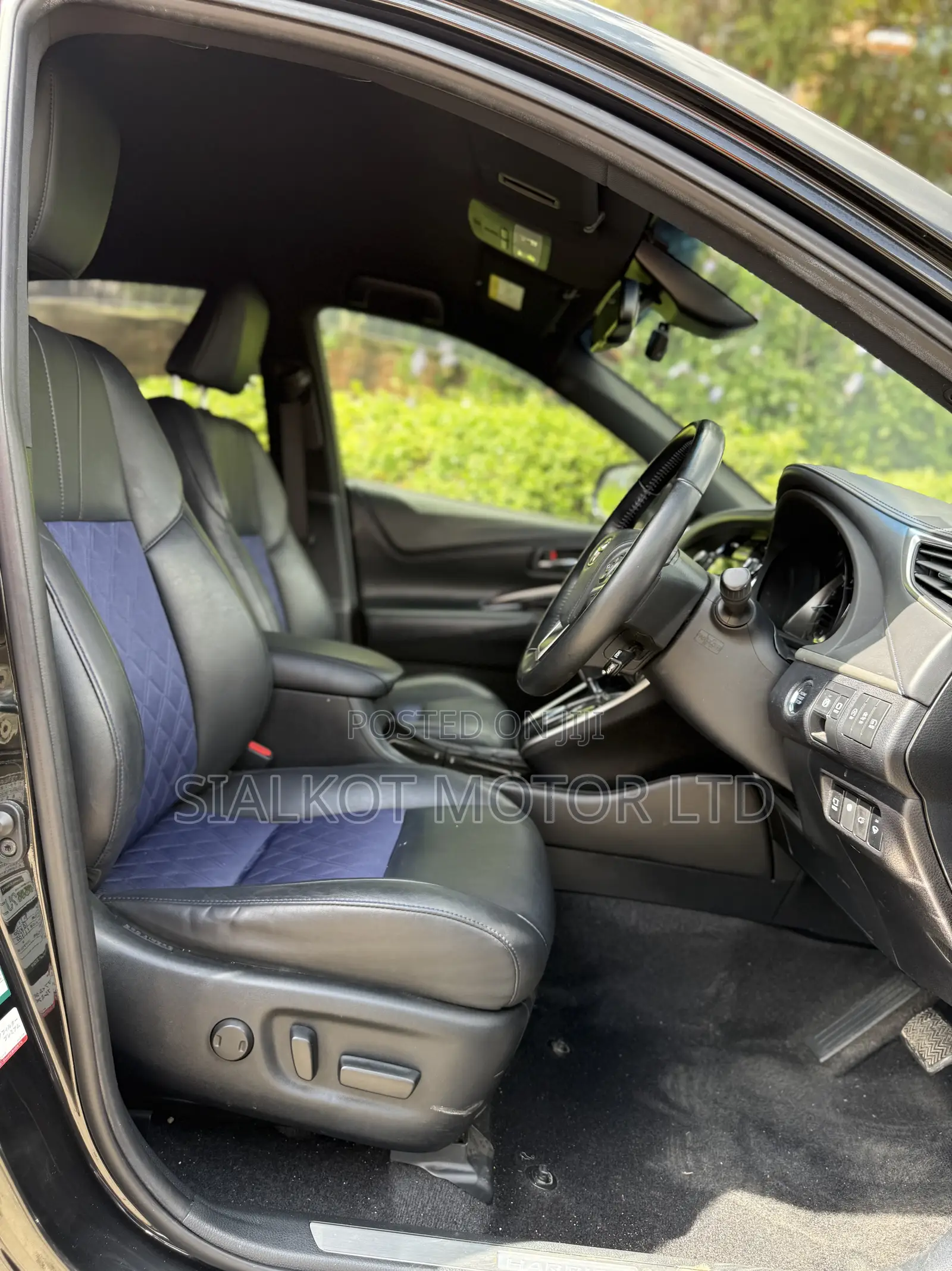 Toyota Harrier 2.0 2019 Black