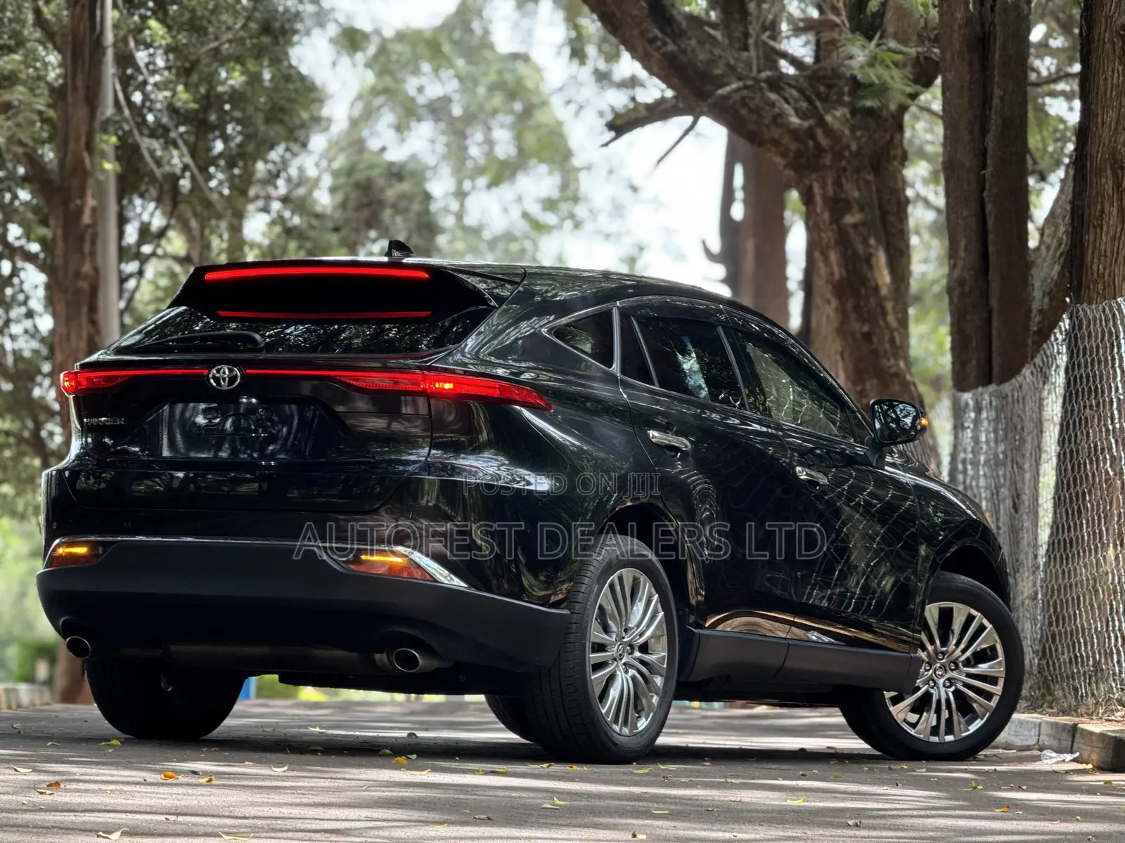 Toyota Harrier 2.0 2020 Black
