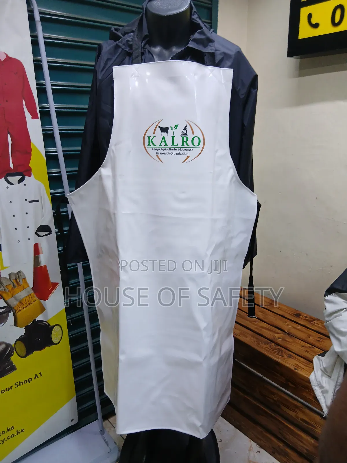 Smooth Surface Reinforced Apron Waterproof