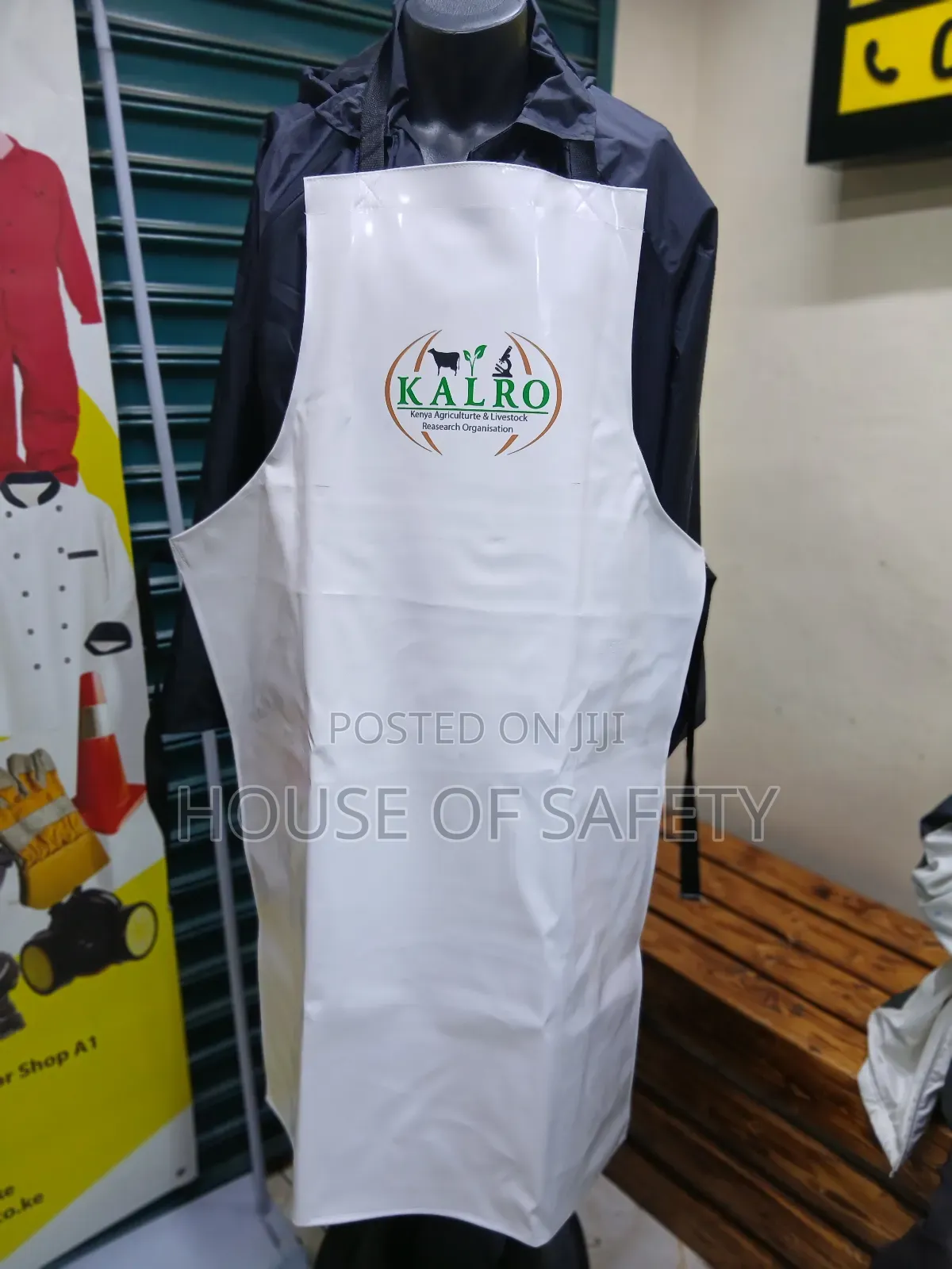 Smooth Surface Reinforced Apron Waterproof