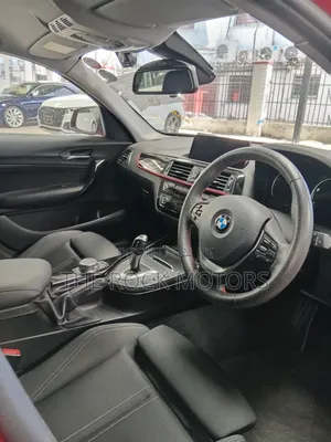 BMW 118i 2018 Red