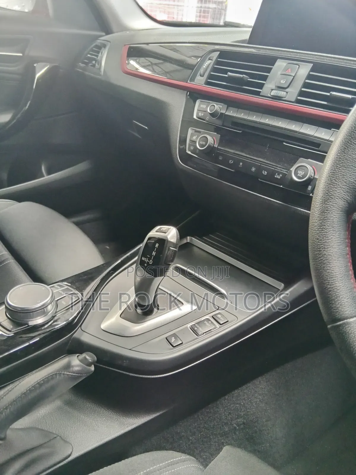 BMW 118i 2018 Red