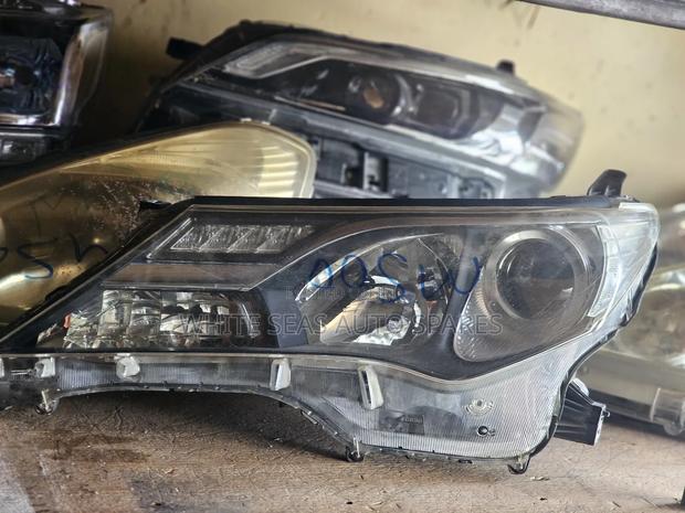 Rav -4 Headlight