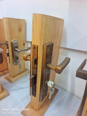 Crafted -Deco Wista Locks - main view