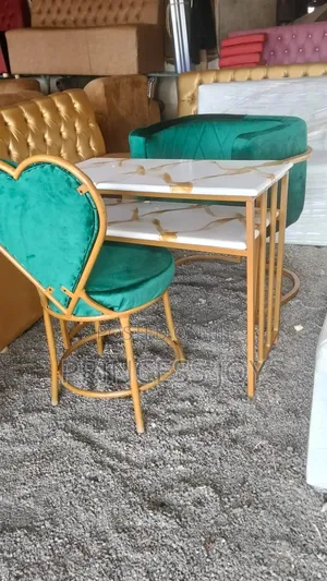 Salon Seat and Table