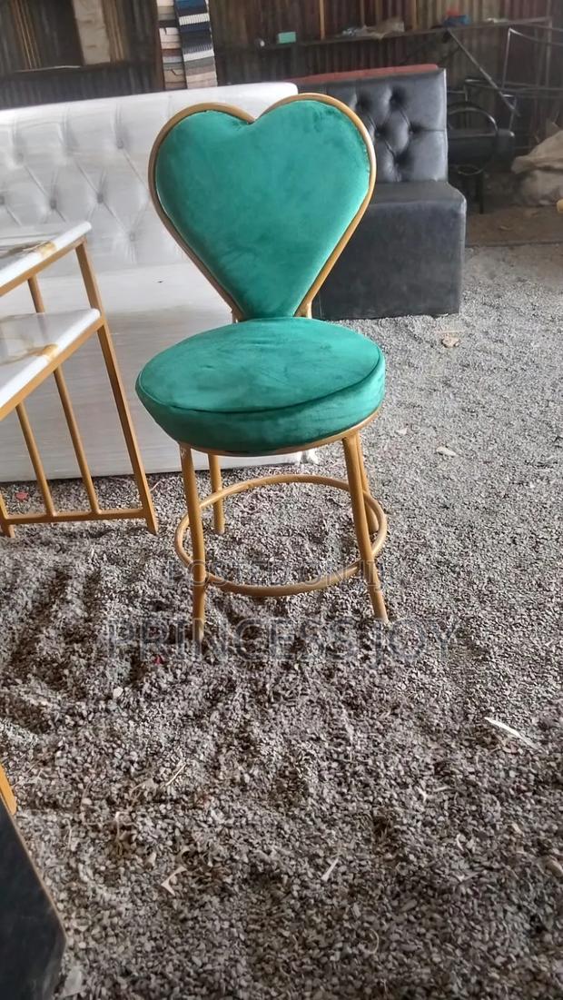 Salon Seat and Table - thumbnail 2