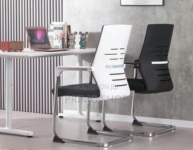Office Chair : Ergonomic Mesh Office Visitors Chair - main view