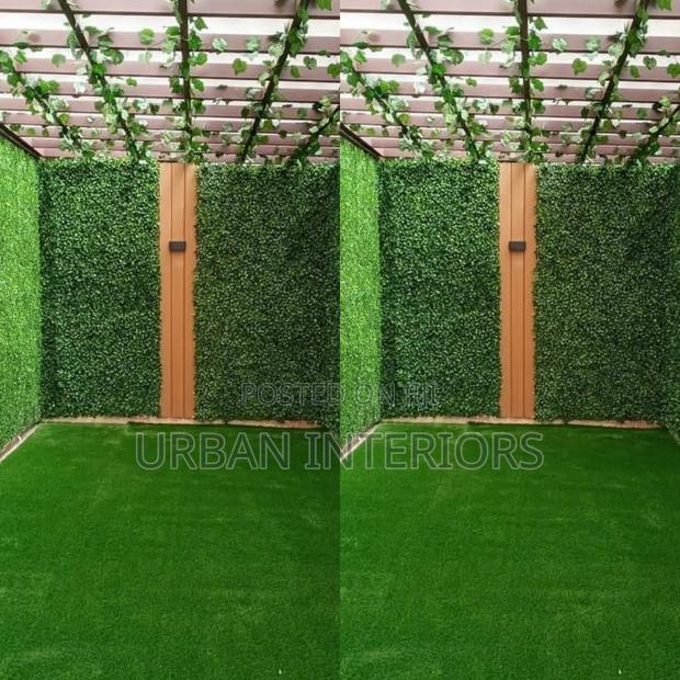 Artificial Greegreen Carpet With Green Hedges Artificial Grass Carpet