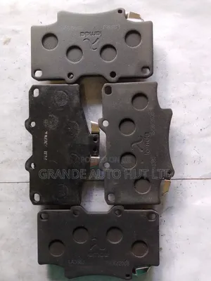 Front Brake Pads for Toyota Landcruiser Prado (Lamda Brand)