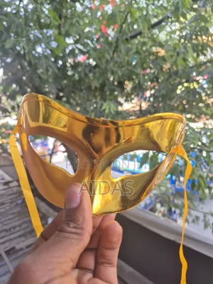 Luxury Gold Masquerade Mask – Shiny Venetian Party Eye Mask