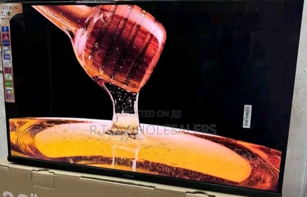 Vitron 32" Smart Qled Display - thumbnail 2