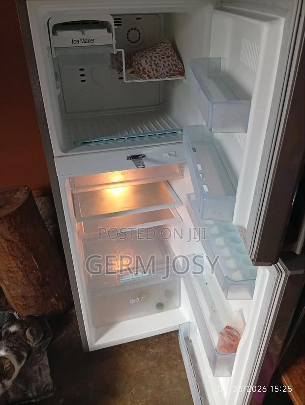 Fridge for Sale Lg in Good Condition - thumbnail 2