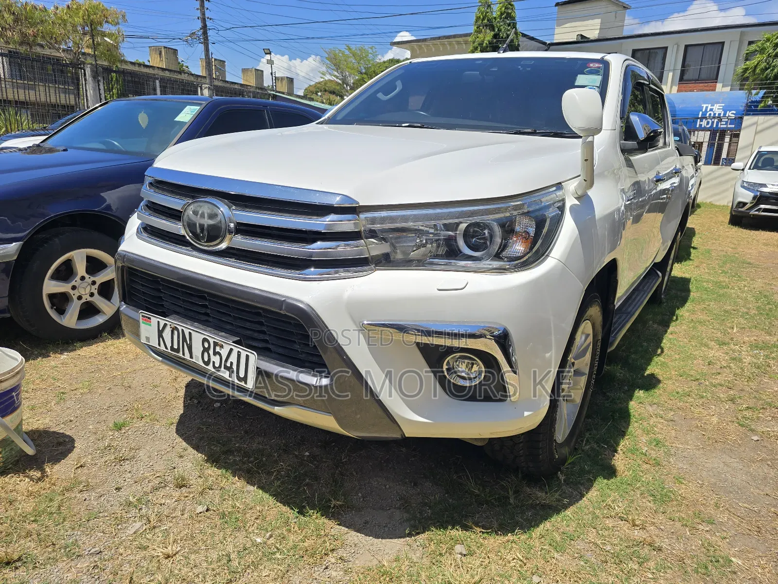 Toyota Hilux SR5 4x4 2018 White
