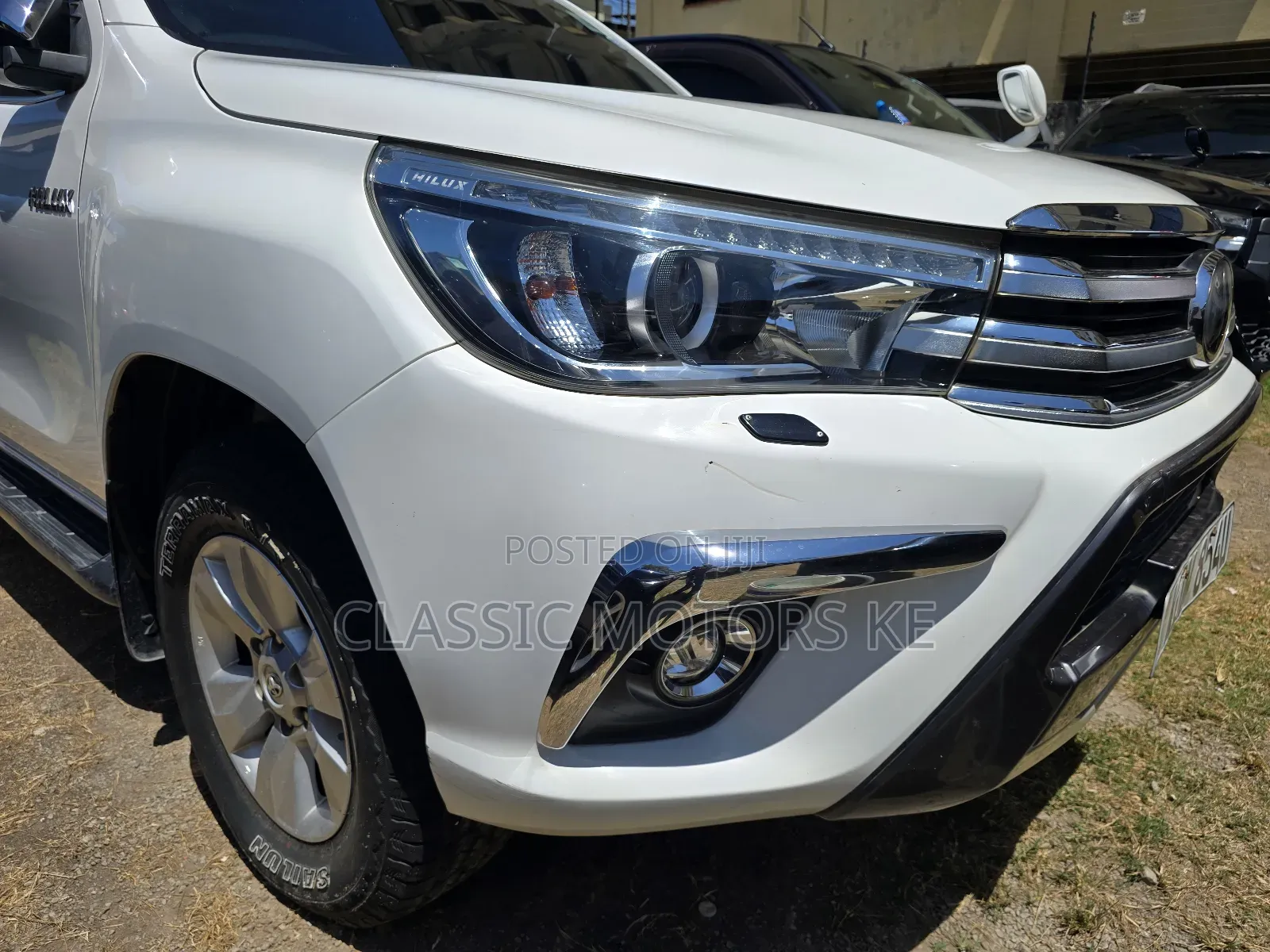 Toyota Hilux SR5 4x4 2018 White