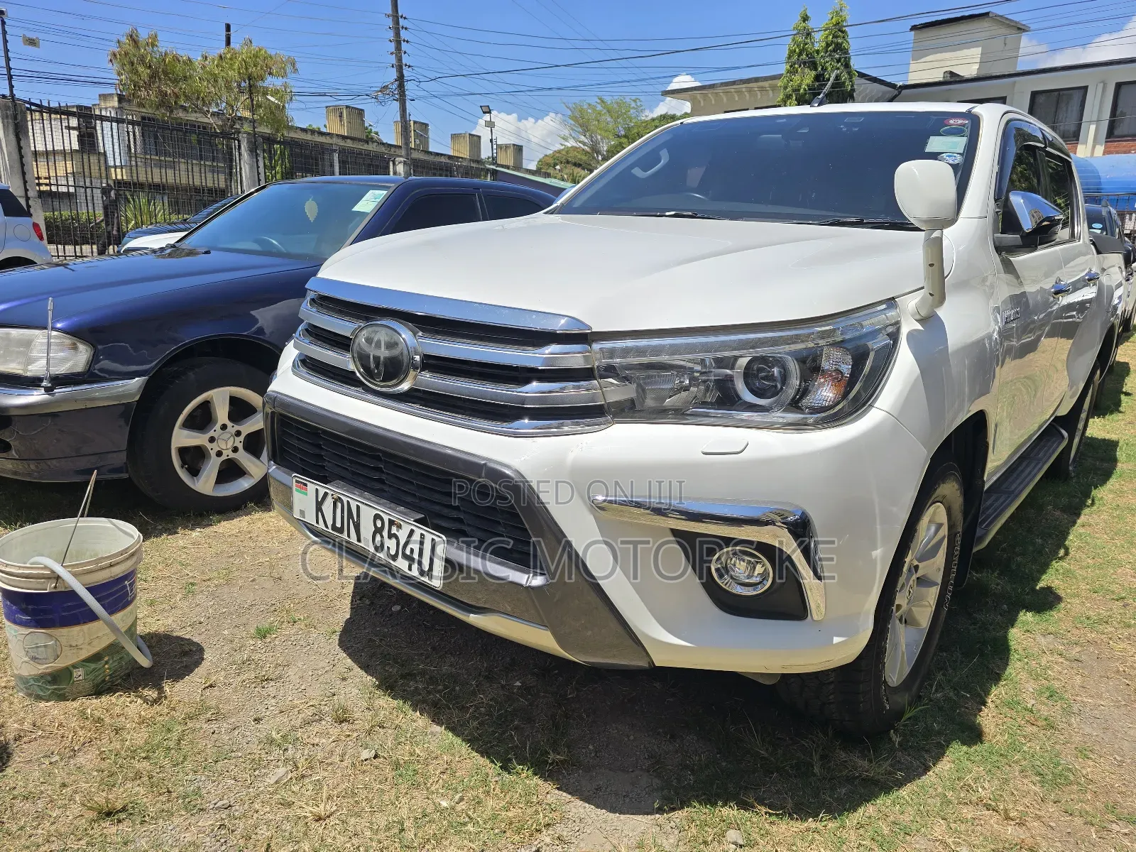 Toyota Hilux SR5 4x4 2018 White