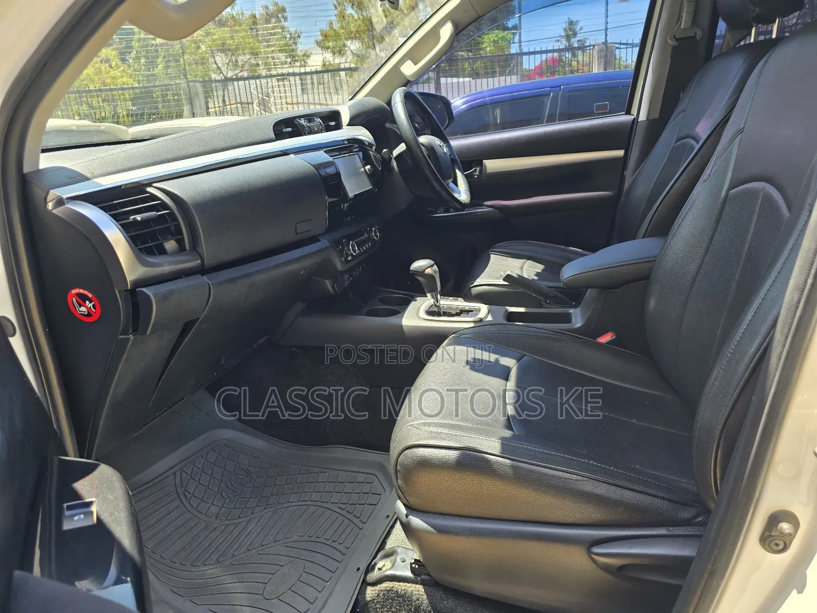 Toyota Hilux SR5 4x4 2018 White