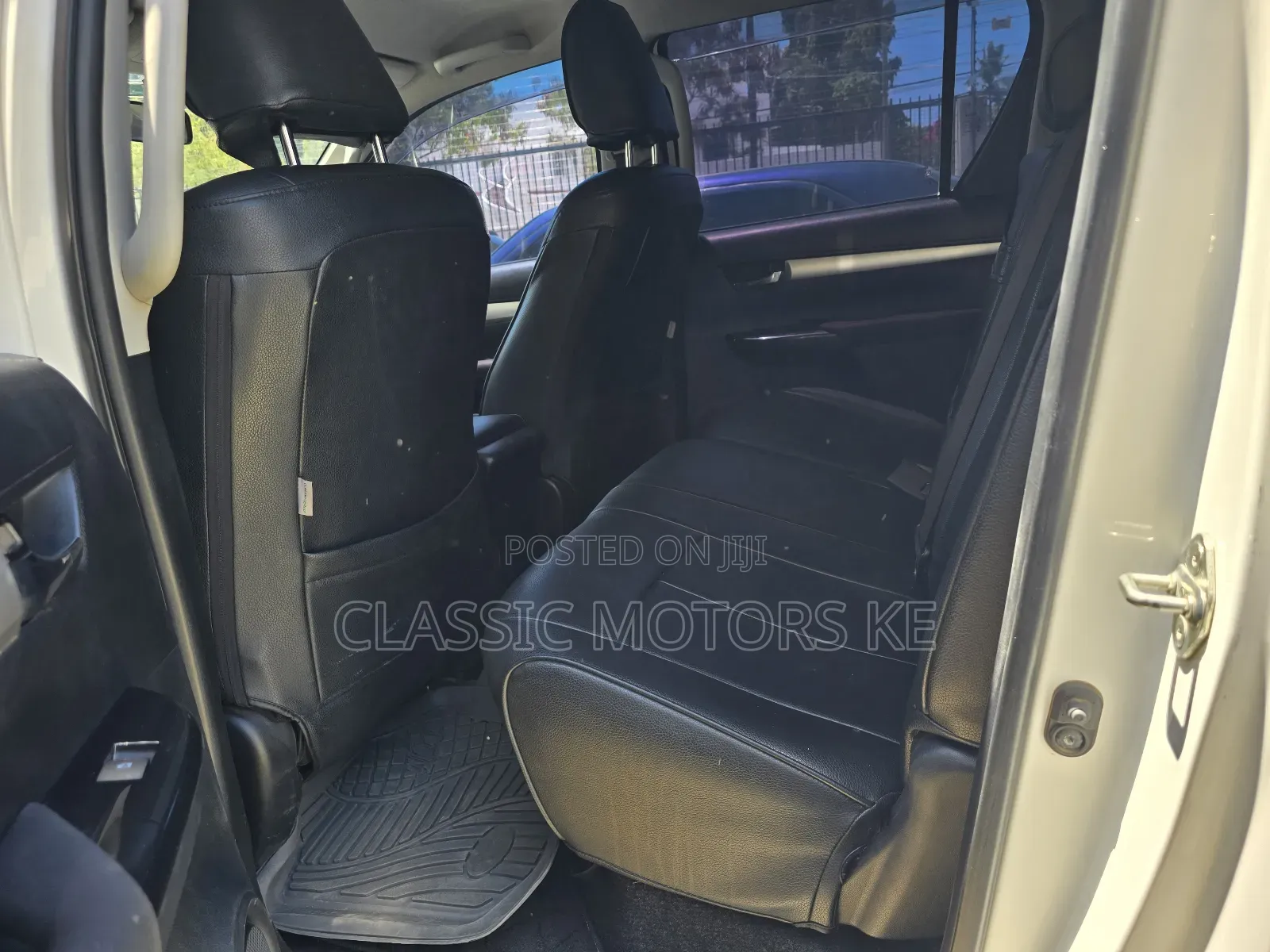 Toyota Hilux SR5 4x4 2018 White