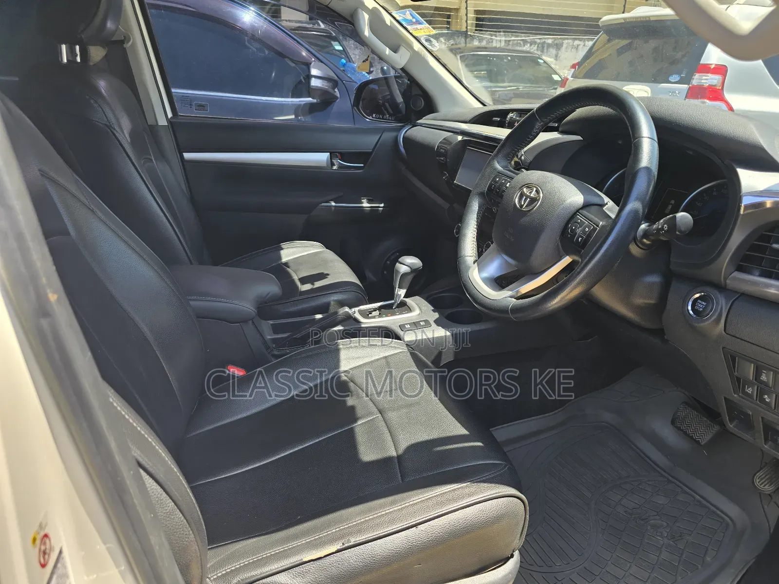 Toyota Hilux SR5 4x4 2018 White