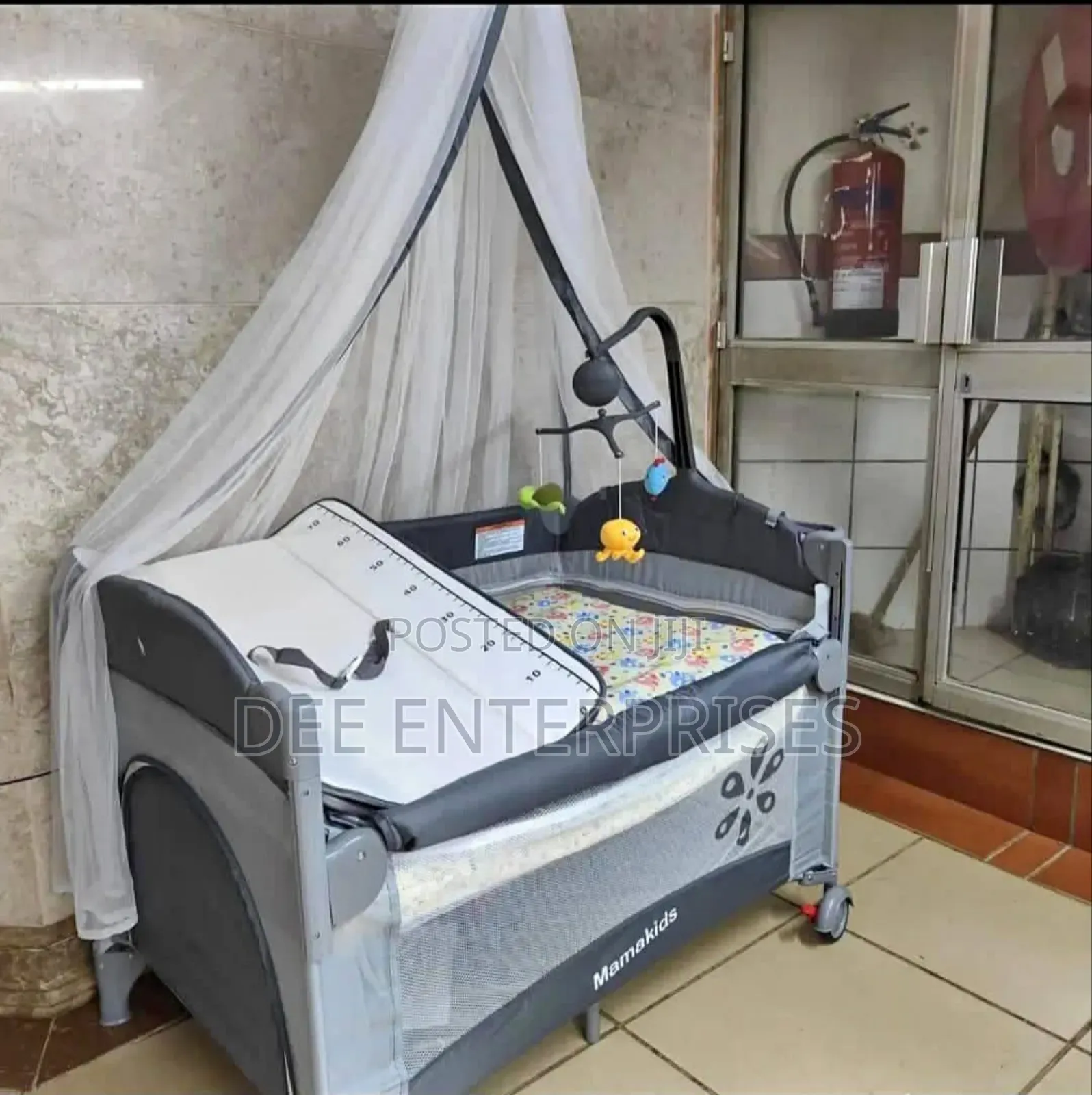Mama Kids Playpen With a Changing Pad
