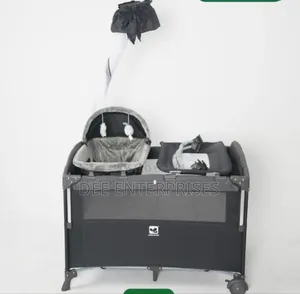 Baby Co Sleeper 
With Removable Basinnet
With Changing Pad