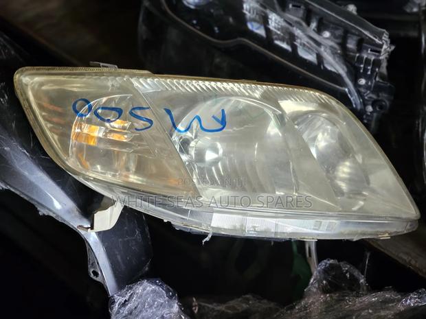 Fielder 2005 Headlight