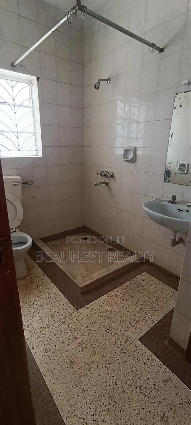 2 Bedroom Apartment Office - thumbnail 8