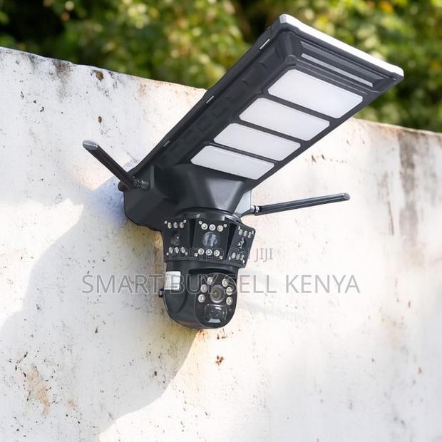 Built-in Infrared Leds 4g PTZ Dual Lens Camera Solar Street Light