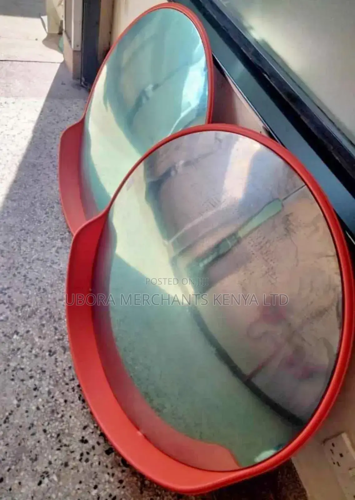 Diverging Convex Mirrors