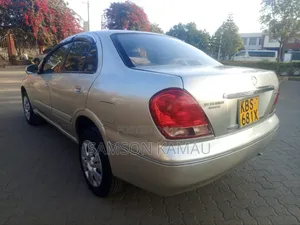 Nissan Sunny 2006 Beige