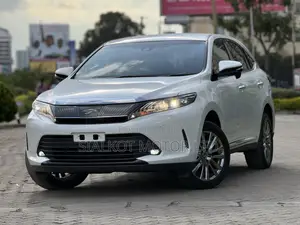 Toyota Harrier 2.0 2019 White