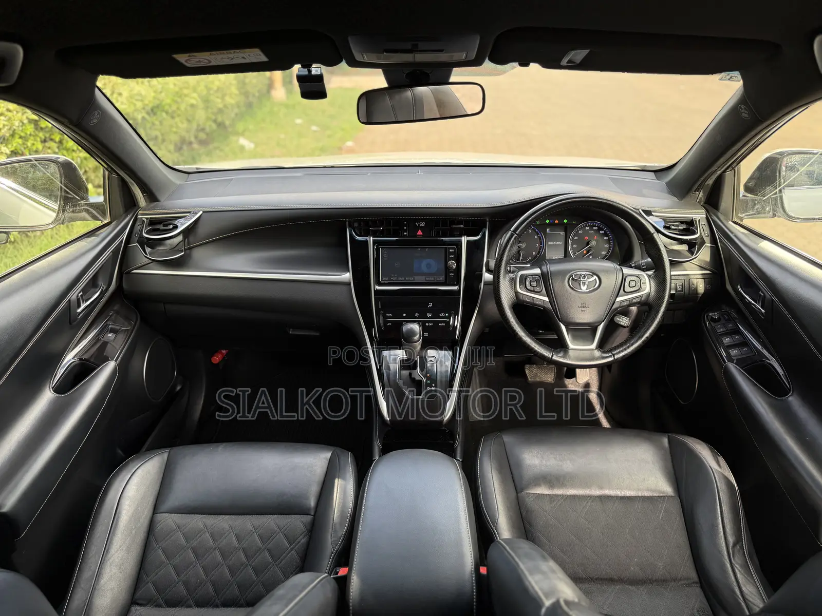Toyota Harrier 2.0 2019 White