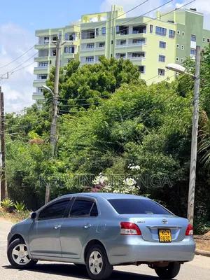 Toyota Belta 2012 Blue
