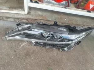 Toyota Harrier 2018 Headlight Zenon (193)