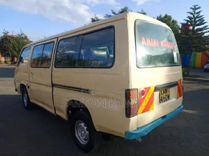 Nissan Caravan (Urvan) 1998 Beige