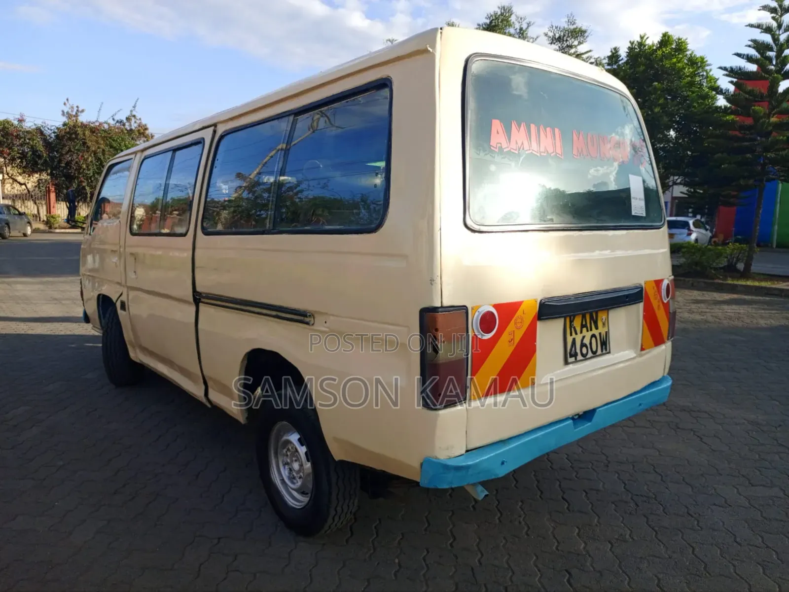 Nissan Caravan (Urvan) 1998 Beige