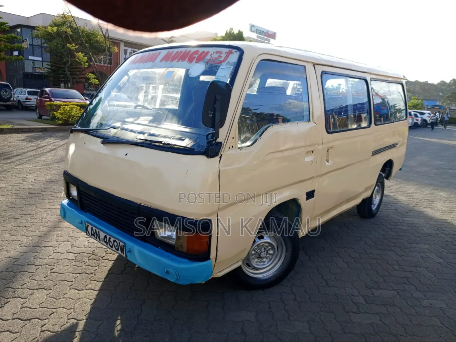 Nissan Caravan (Urvan) 1998 Beige